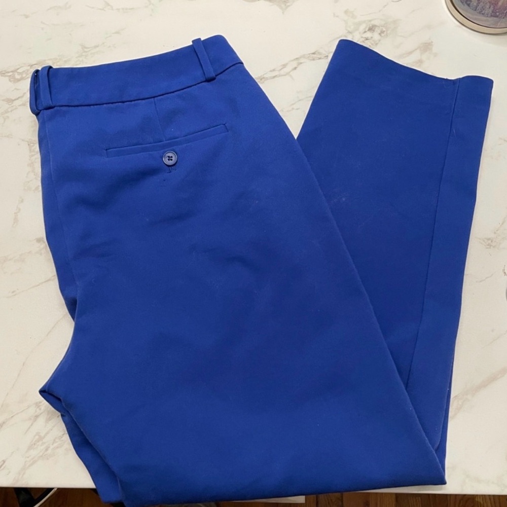 🥳 7/$10!! Blue Liz Claiborne Capri Pants - Picture 2 of 6